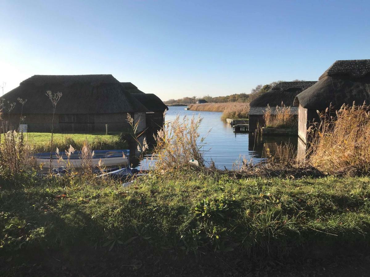 Вилла The Old Dairy Hickling Экстерьер фото